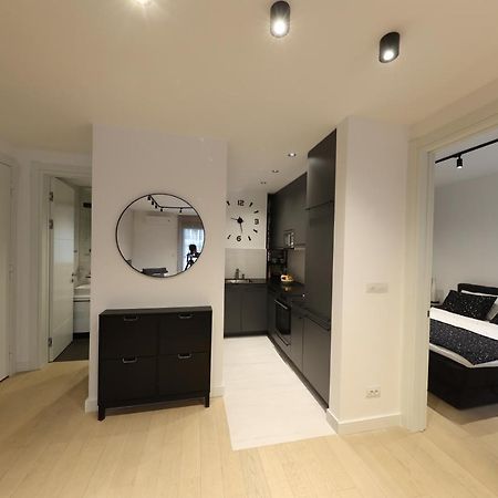 Modern Apartment In The Heart Of Белград Екстериор снимка